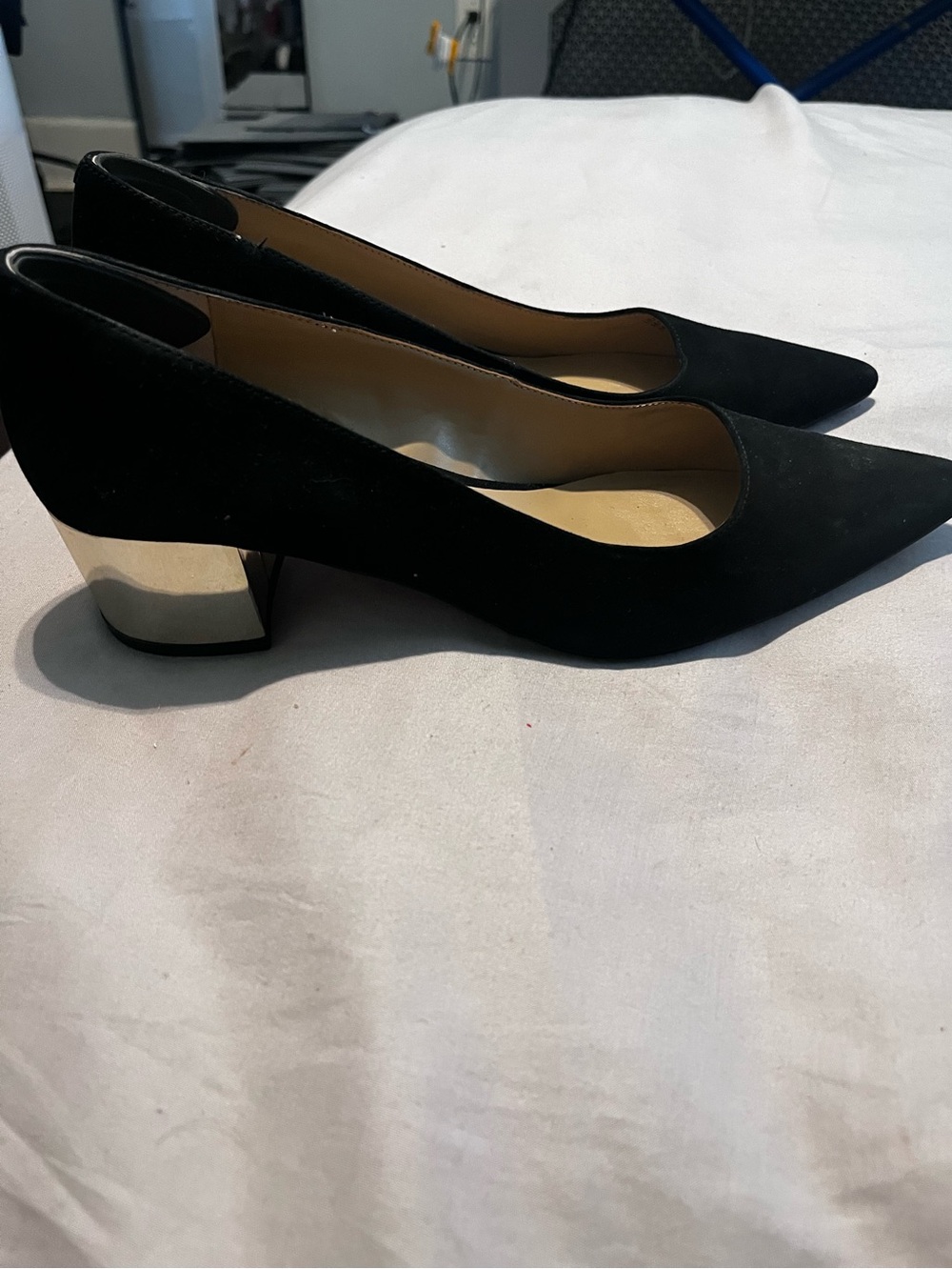 Ann Taylor Black Suede Pointed Toe Block Metallic Gold Block Heel Pumps